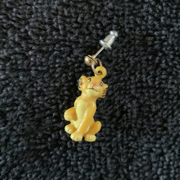 Lion King “Simba” Girls Pierced Earrings - Picture 3 of 4